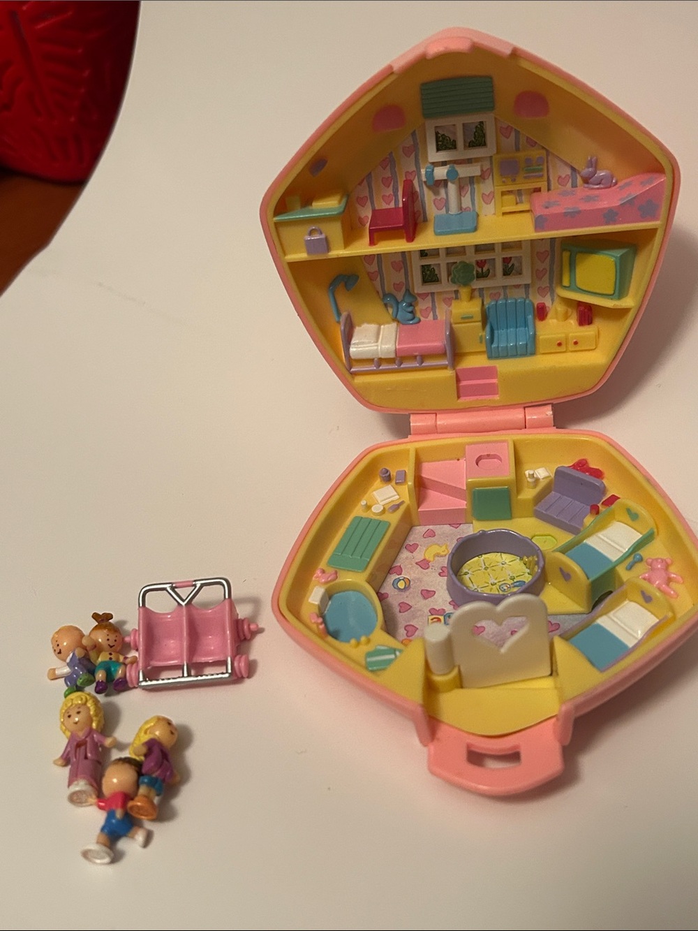 1992 Polly Pocket Twin Nursery Compact with figurines